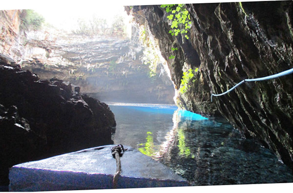 Melissani-Höhle und ihr unterirdischer See