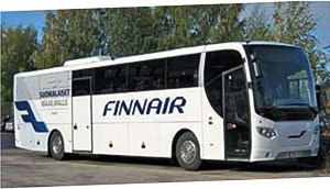 Les busqui de l’aéroport de Helsinki en direction du centre–ville.
